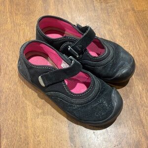 Good used condition Plae shoes